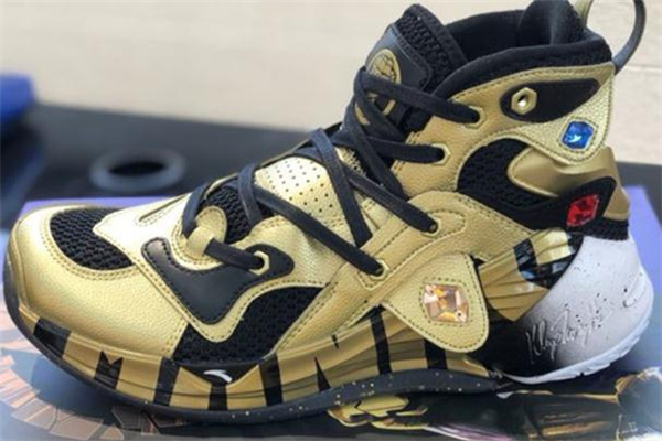 安踏kt4無(wú)限手套在哪里買 kt4滅霸金哪里有賣