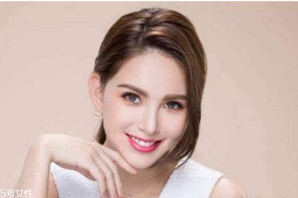 鼻子塌怎么化妝 塌鼻子化妝技巧 鼻子塌怎么化妝 塌鼻子化妝技巧