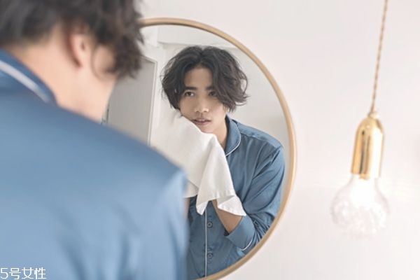 男士洗臉的正確步驟 男士洗臉步驟 男士洗臉的正確步驟 男士洗臉步驟