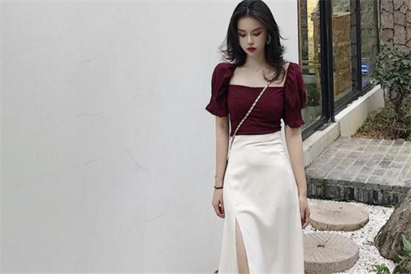 包臀半身裙配什么上衣 穿出女人味 包臀半身裙配什么上衣 穿出女人味