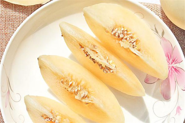 香瓜有苦味能吃嗎 香瓜有點(diǎn)苦是怎么回事 香瓜有苦味能吃嗎 香瓜有點(diǎn)苦是怎么回事