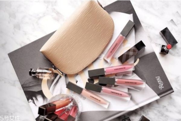 哪種質(zhì)地的口紅不掉色 不掉色的口紅推薦 哪種質(zhì)地的口紅不掉色 不掉色的口紅推薦