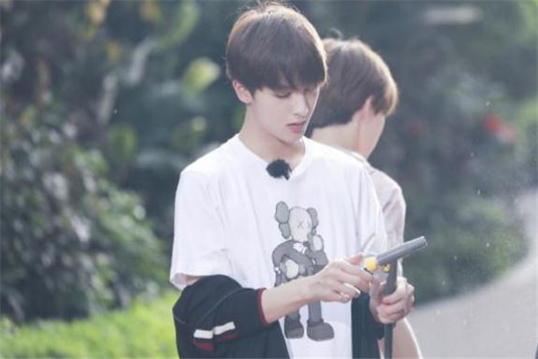 2019優(yōu)衣庫kaws會(huì)補(bǔ)貨嗎 優(yōu)衣庫kaws聯(lián)名遭瘋搶