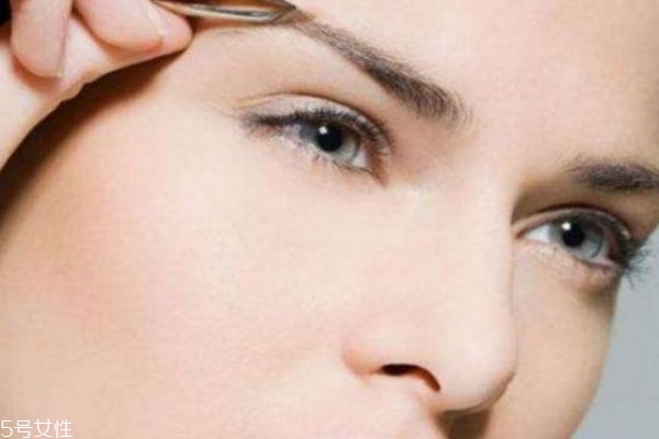 激光洗眉后起水泡了怎么辦 激光洗眉起水泡原因 激光洗眉后起水泡了怎么辦 激光洗眉起水泡原因