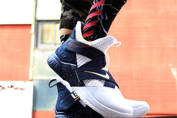 耐克士兵12魔術貼怎么加長 士兵12魔術貼怎么換