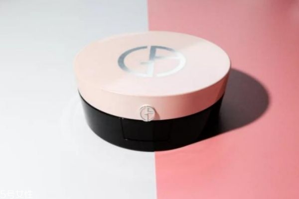 阿瑪尼氣墊粉色和紅色有什么區(qū)別 阿瑪尼氣墊區(qū)別 阿瑪尼氣墊粉色和紅色有什么區(qū)別 阿瑪尼氣墊區(qū)別