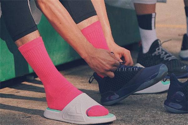 匹克態(tài)極拖鞋多少錢 匹克態(tài)極拖鞋發(fā)售時(shí)間 匹克態(tài)極拖鞋多少錢 匹克態(tài)極拖鞋發(fā)售時(shí)間