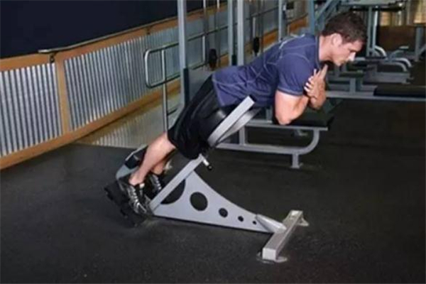 山羊挺身怎么練臀 山羊挺身練臀動(dòng)作要領(lǐng) 山羊挺身怎么練臀 山羊挺身練臀動(dòng)作要領(lǐng)