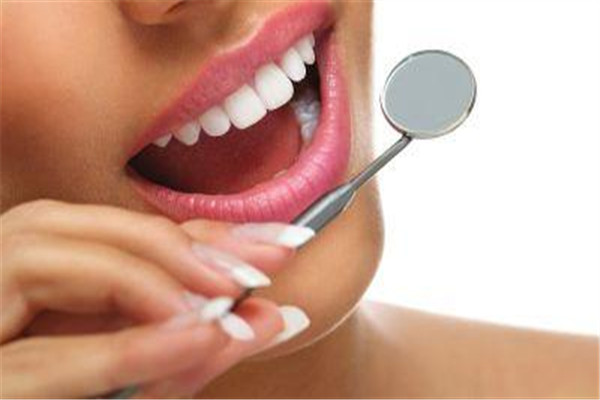 種植牙有年齡限制嗎 種植牙有什么注意的地方 種植牙有年齡限制嗎 種植牙有什么注意的地方