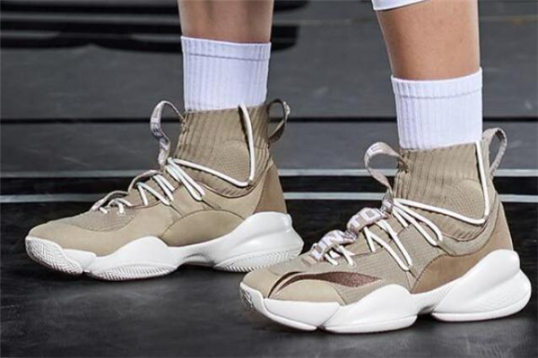 李寧空襲5季后賽版測(cè)評(píng) 空襲5精英版開(kāi)箱測(cè)評(píng) 李寧空襲5季后賽版測(cè)評(píng) 空襲5精英版開(kāi)箱測(cè)評(píng)