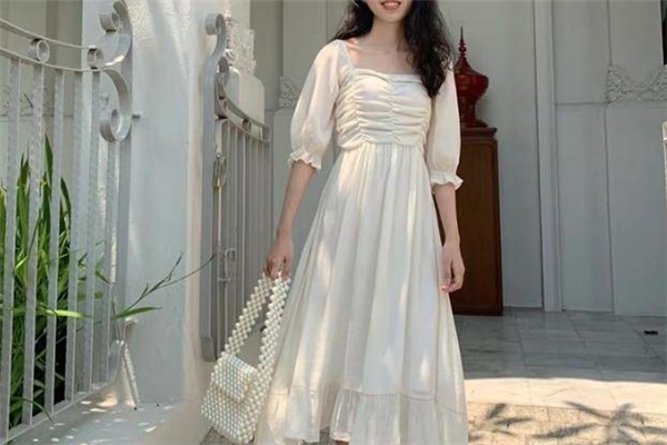 復(fù)古風(fēng)連衣裙怎么搭配 讓你魅力無(wú)限 復(fù)古風(fēng)連衣裙怎么搭配 讓你魅力無(wú)限