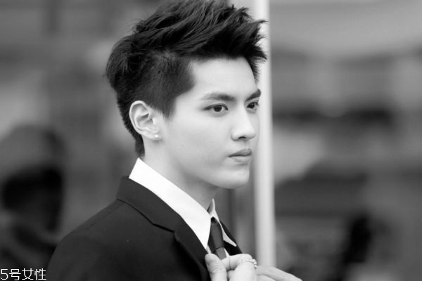 嚴(yán)重m字額留什么發(fā)型 男士嚴(yán)重m字額發(fā)型大全 嚴(yán)重m字額留什么發(fā)型 男士嚴(yán)重m字額發(fā)型大全