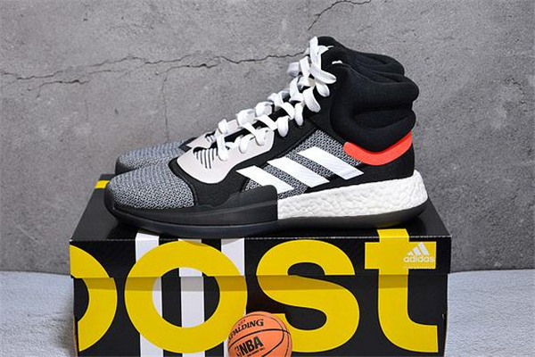 阿迪達(dá)斯marquee boost測(cè)評(píng) 年度最熱實(shí)戰(zhàn)球鞋 阿迪達(dá)斯marquee boost測(cè)評(píng) 年度最熱實(shí)戰(zhàn)球鞋