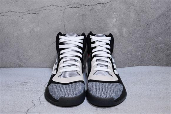 阿迪達(dá)斯marquee boost測(cè)評(píng) 年度最熱實(shí)戰(zhàn)球鞋 阿迪達(dá)斯marquee boost測(cè)評(píng) 年度最熱實(shí)戰(zhàn)球鞋