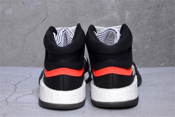 阿迪達(dá)斯marquee boost測(cè)評(píng) 年度最熱實(shí)戰(zhàn)球鞋 阿迪達(dá)斯marquee boost測(cè)評(píng) 年度最熱實(shí)戰(zhàn)球鞋
