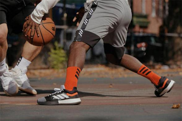 阿迪達(dá)斯marquee boost耐磨嗎 能打水泥地嗎 阿迪達(dá)斯marquee boost耐磨嗎 能打水泥地嗎