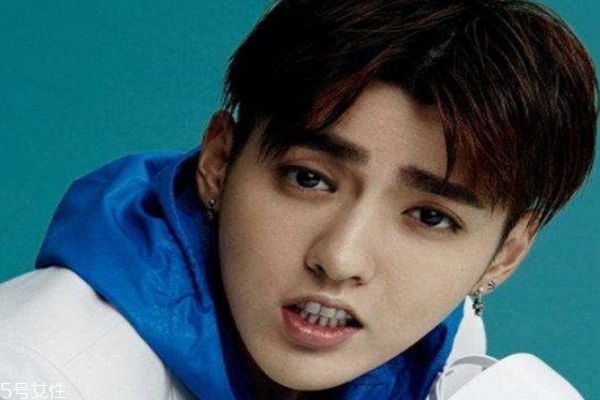 嚴(yán)重m字額留什么發(fā)型 男士嚴(yán)重m字額發(fā)型大全 嚴(yán)重m字額留什么發(fā)型 男士嚴(yán)重m字額發(fā)型大全