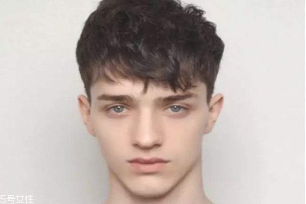 嚴(yán)重m字額留什么發(fā)型 男士嚴(yán)重m字額發(fā)型大全 嚴(yán)重m字額留什么發(fā)型 男士嚴(yán)重m字額發(fā)型大全