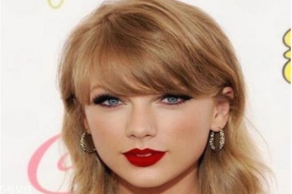 女生斜劉海有幾種類(lèi)型 好看的斜劉海發(fā)型圖片