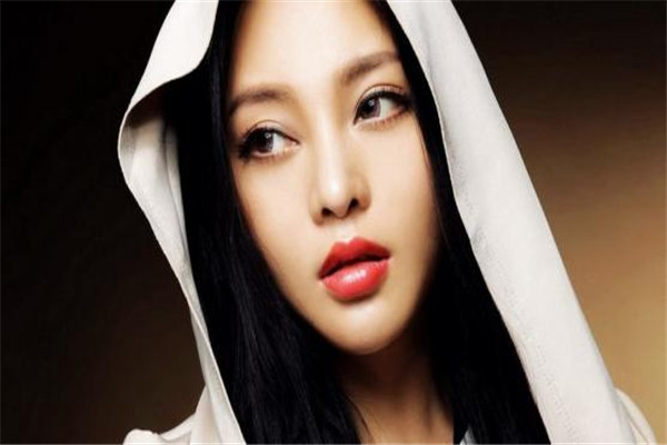 美杜莎雙眼皮傷口大嗎 美杜莎雙眼皮適合什么人 美杜莎雙眼皮傷口大嗎 美杜莎雙眼皮適合什么人