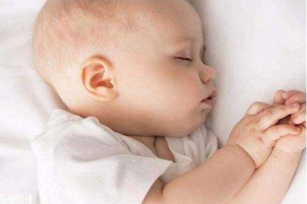 如何矯正小孩張嘴睡覺(jué) 寶寶張嘴睡覺(jué)的原因