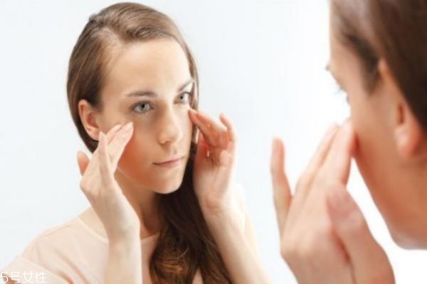眼瞼下垂怎么辦 眼瞼下垂的病因 眼瞼下垂怎么辦 眼瞼下垂的病因