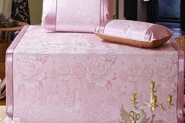 涼席發(fā)霉了該怎么去清理 涼席的清潔小竅門 涼席發(fā)霉了該怎么去清理 涼席的清潔小竅門