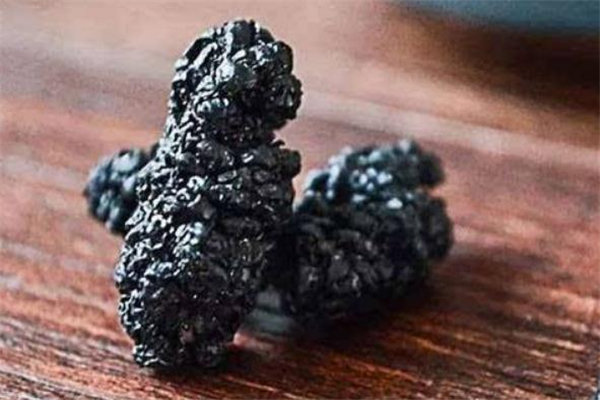 桑葚干泡水用開水嗎 桑葚干泡水用多少度水 桑葚干泡水用開水嗎 桑葚干泡水用多少度水