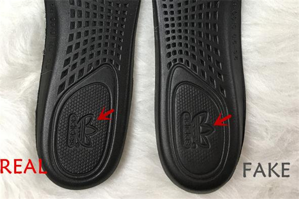 yeezy350黑天使真假對(duì)比 椰子黑天使怎么看真假 yeezy350黑天使真假對(duì)比 椰子黑天使怎么看真假