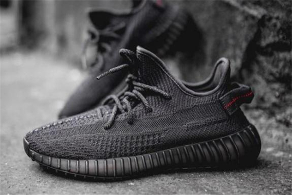 yeezy350黑天使真假對(duì)比 椰子黑天使怎么看真假 yeezy350黑天使真假對(duì)比 椰子黑天使怎么看真假