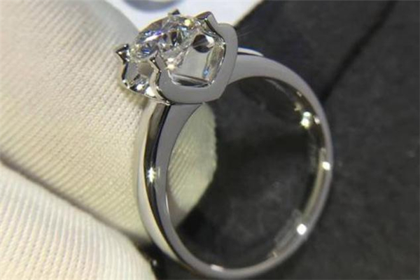 卡地亞牛頭鉆戒好看嗎 卡地亞牛頭鉆戒怎么樣 卡地亞牛頭鉆戒好看嗎 卡地亞牛頭鉆戒怎么樣