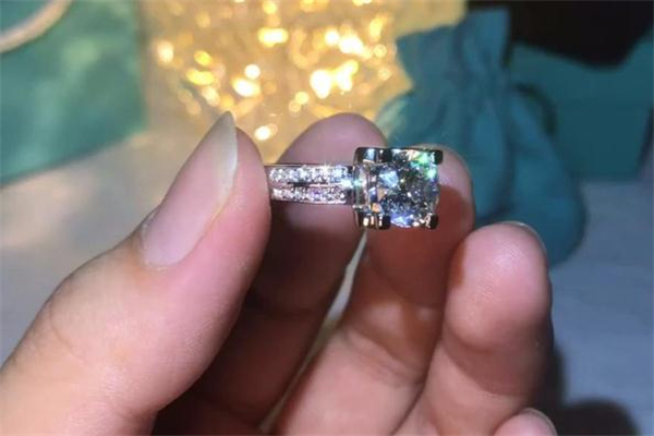 卡地亞牛頭鉆戒好看嗎 卡地亞牛頭鉆戒怎么樣 卡地亞牛頭鉆戒好看嗎 卡地亞牛頭鉆戒怎么樣