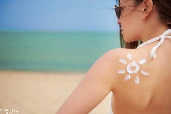 隔離與防曬都要用嗎 隔離與防曬哪個重要 隔離與防曬都要用嗎 隔離與防曬哪個重要