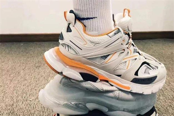 巴黎世家track 3.0真假鑒定 巴黎世家老爹鞋3代真假對(duì)比 巴黎世家track 3.0真假鑒定 巴黎世家老爹鞋3代真假對(duì)比