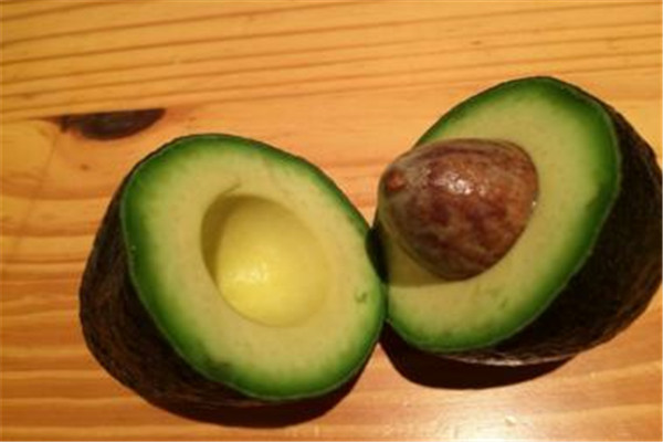 牛油果能蒸嗎 牛油果可以蒸熟吃嗎 牛油果能蒸嗎 牛油果可以蒸熟吃嗎