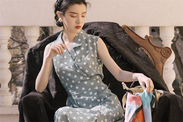 復(fù)古風(fēng)連衣裙什么款式好看 來看這幾款 復(fù)古風(fēng)連衣裙什么款式好看 來看這幾款