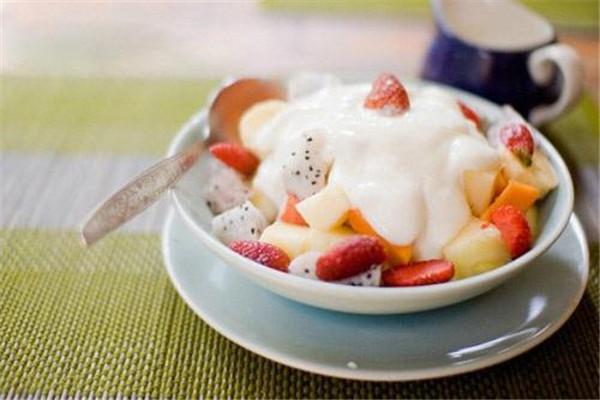 蘋果皮吃了好嗎 蘋果皮的營(yíng)養(yǎng)也不少 蘋果皮吃了好嗎 蘋果皮的營(yíng)養(yǎng)也不少