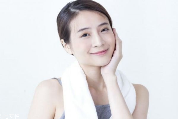 果酸換膚的危害 果酸換膚的詳細(xì)步驟 果酸換膚的危害 果酸換膚的詳細(xì)步驟