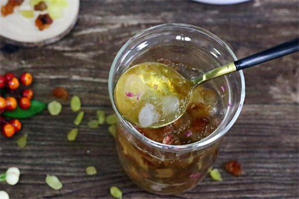 桃膠和雪燕哪個(gè)好 桃膠和雪燕的區(qū)別