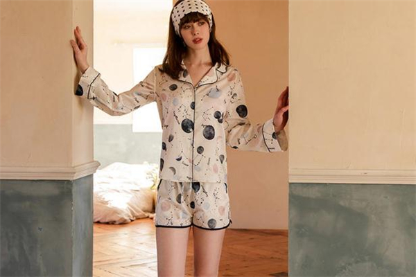 2019流行什么款式睡衣 時(shí)髦睡衣選購指南 2019流行什么款式睡衣 時(shí)髦睡衣選購指南