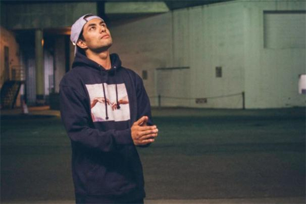 divinities是什么牌子 洛杉磯街頭潮牌