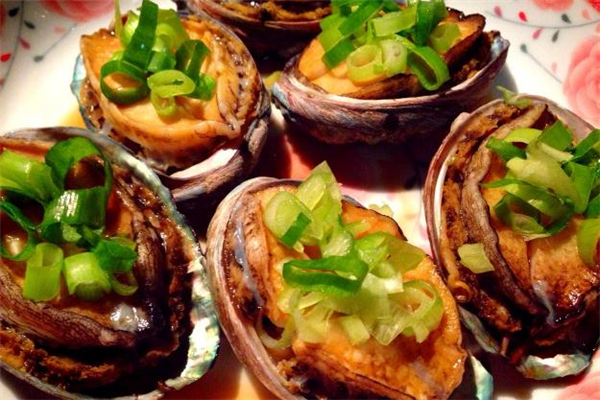 鮑魚怎么去殼 鮑魚怎么從殼里拿出來(lái) 鮑魚怎么去殼 鮑魚怎么從殼里拿出來(lái)