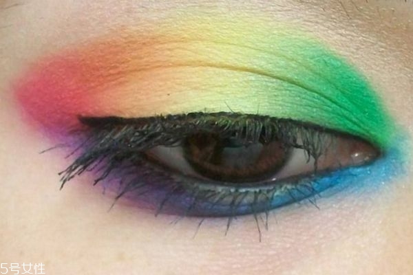 腫眼泡手術(shù)適合哪些人 腫眼泡手術(shù)注意事項(xiàng) 腫眼泡手術(shù)適合哪些人 腫眼泡手術(shù)注意事項(xiàng)