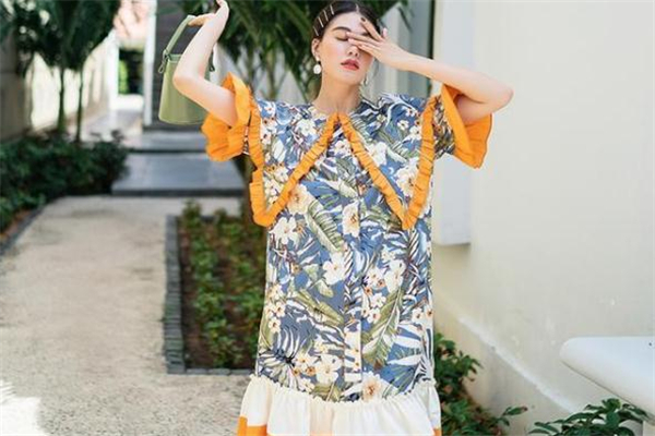 手臂粗穿什么樣的裙子好看 告別麒麟臂 手臂粗穿什么樣的裙子好看 告別麒麟臂