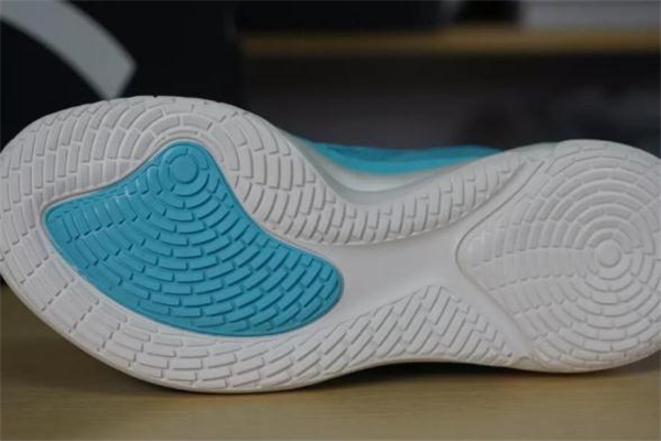 安踏kt4水花一代測評 kt4水花一代實(shí)戰(zhàn)怎么樣