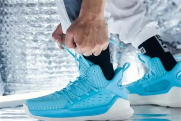 安踏kt4水花一代測評 kt4水花一代實(shí)戰(zhàn)怎么樣