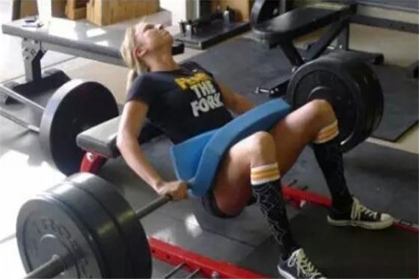 臀沖怎么感受發(fā)力 臀沖發(fā)力點(diǎn)在哪里 臀沖怎么感受發(fā)力 臀沖發(fā)力點(diǎn)在哪里