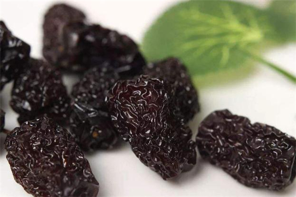 黑棗不能和什么一起吃 黑棗的食用禁忌 黑棗不能和什么一起吃 黑棗的食用禁忌
