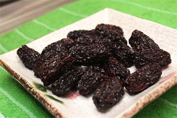黑棗不能和什么一起吃 黑棗的食用禁忌 黑棗不能和什么一起吃 黑棗的食用禁忌