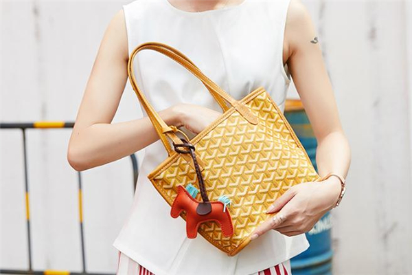 韓國狗牙包多少錢 emo狗牙包價格 韓國狗牙包多少錢 emo狗牙包價格